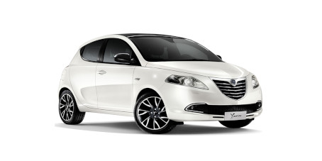 Noleggio auto a lungo termine a Trapani: Lancia YPSILON 1.0 HYBRID 70CV SILVER